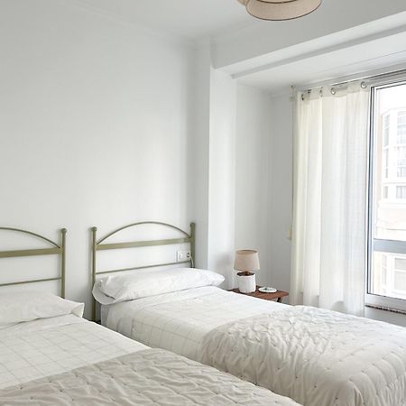 Апартаменты Apartamento Turistico En Pleno Centro De Феррол Экстерьер фото